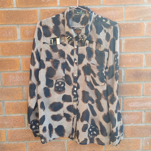 Urmoda Tops - Urmoda Blouse With Gold Buttons And Spikes